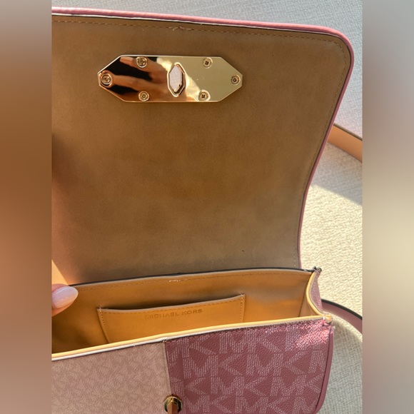 Michael Kors Fanny Pack - Picture 3 of 6